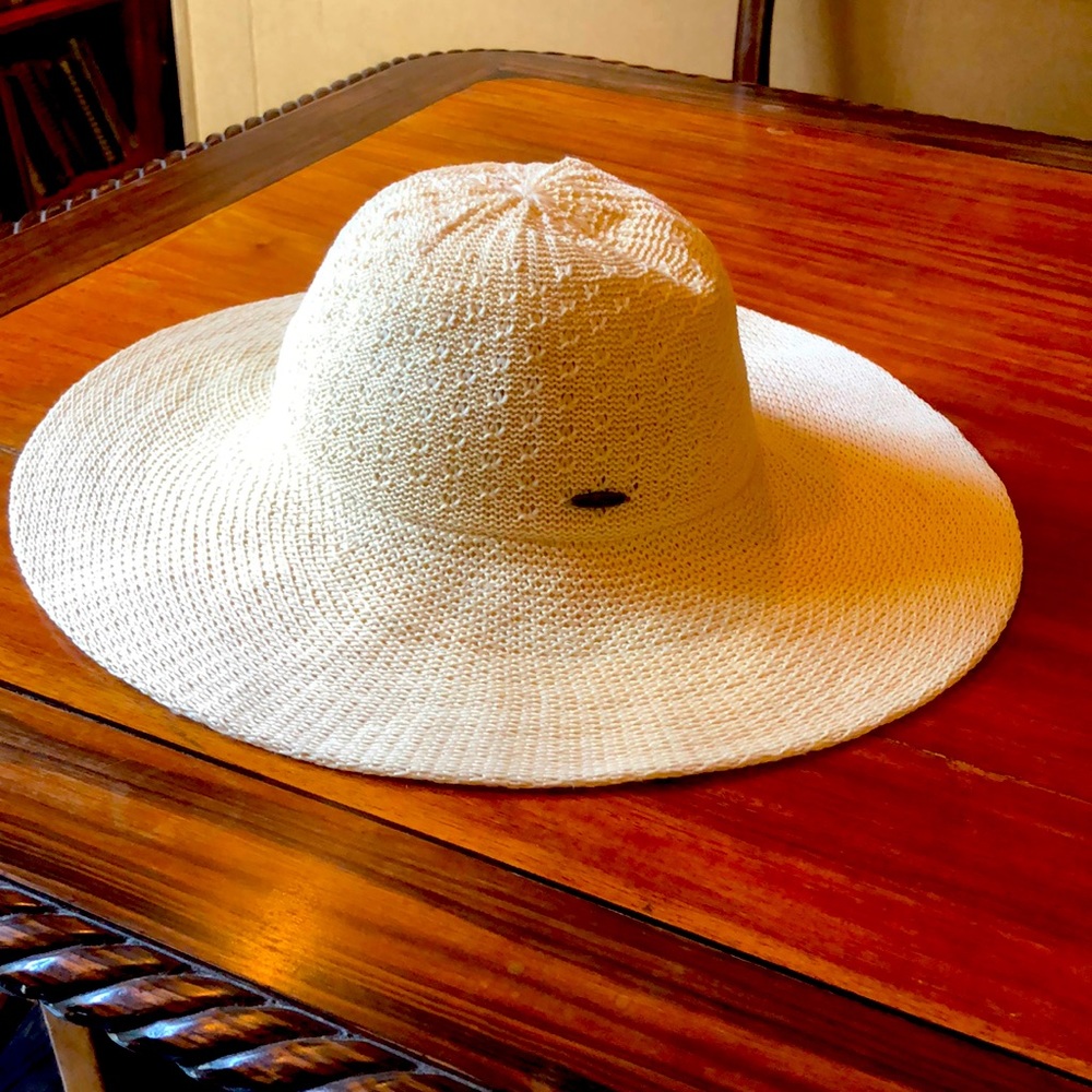 Coolibar Cream Wide-Brim Hat